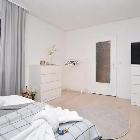 01 - Fuer Firmen Lägenhet *
